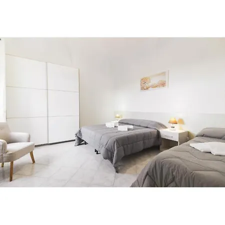 Appartement Center With Kitchen *